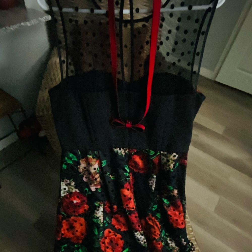 Studio 1 flower dress with belt! Size 18 come n get it!!